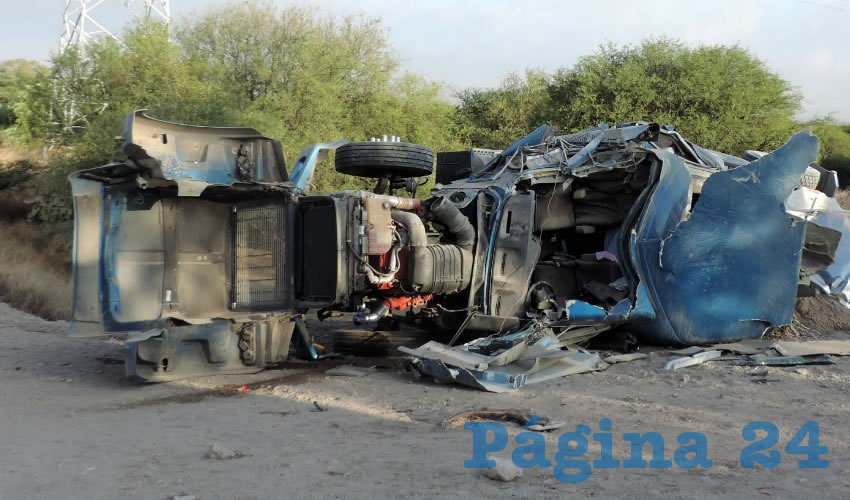 La cabina del tráiler quedó totalmente destrozada