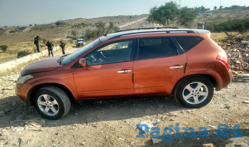 La camioneta Nissan Murano que tripulaba el hoy occiso al ser interceptado por los asesinos