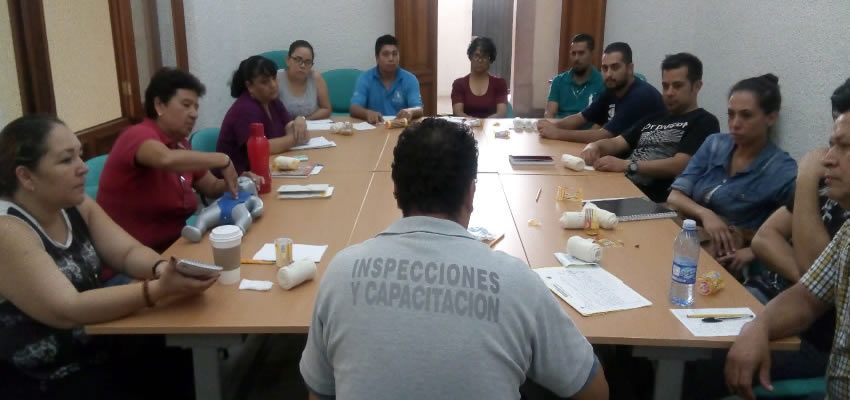 Durante las vacaciones de verano crece el número de asistentes a la biblioteca, de ahí la importancia de capacitar al personal