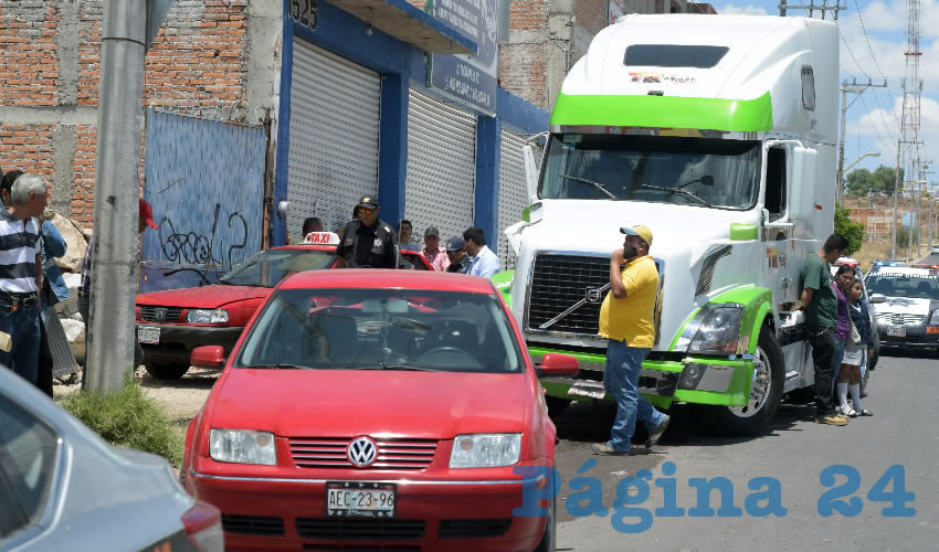 Así quedaron el Volvo, el taxi y el Jetta