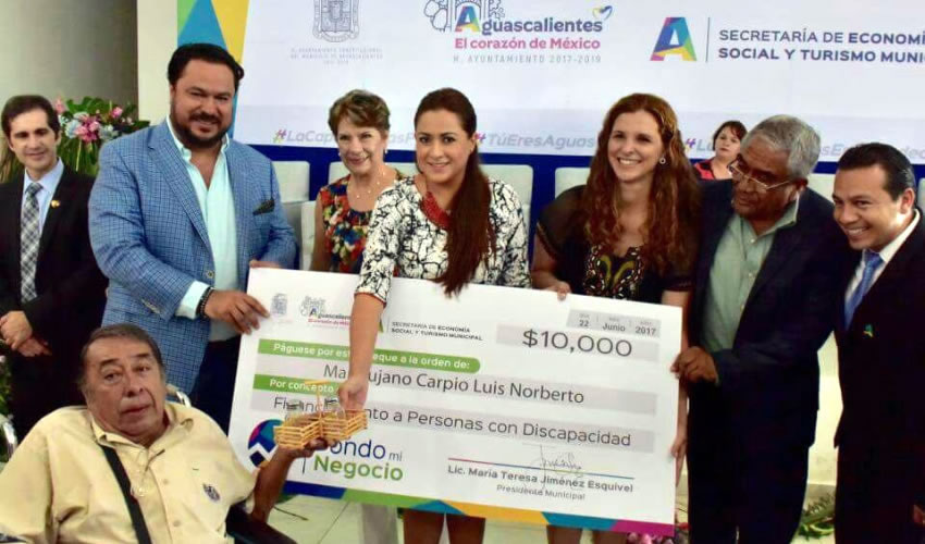 La alcaldesa se&ntilde;al&oacute; que este esquema permite a los beneficiarios fortalecer o emprender un negocio incluso desde sus hogares