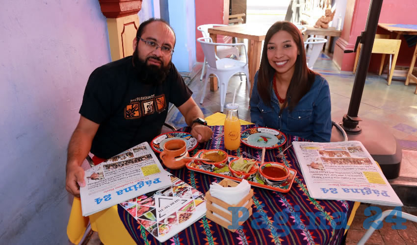 En el Mercadito Gastronómico Colón desayunaron Gerardo Alejandro Delgado Durán y Adriana Hernández Cervantes