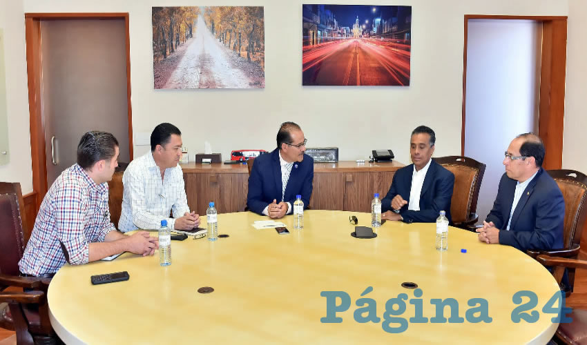 En la reunión también abordaron una colaboración para generar un protocolo que permita la protección y resguardo seguro de la maquinaría y equipo que emplean los constructores
