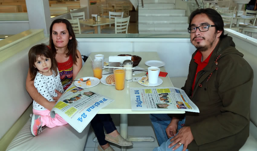 En restaurante Del Centro almorzaron la niña Danna Calvillo Gutiérrez, María Guadalupe Gutiérrez y Alan Calvillo Moreno