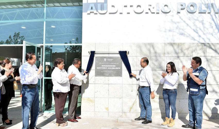 El gobernador del Estado, Mart&iacute;n Orozco Sandoval, entreg&oacute; obra p&uacute;blica en Cos&iacute;o por un monto cercano a los 15 millones de pesos