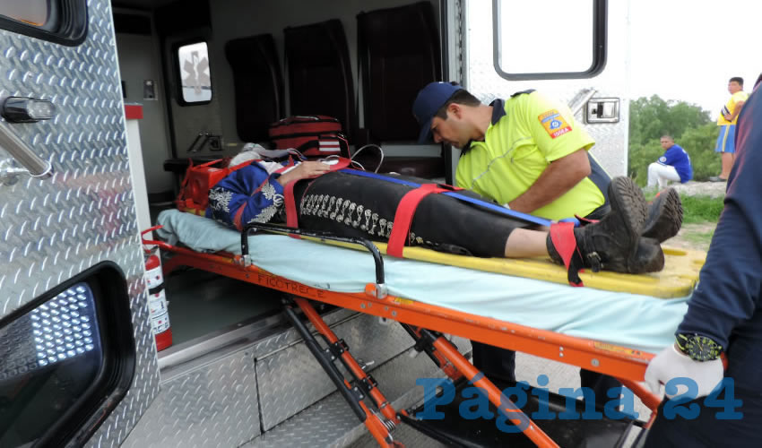 En una de las volteretas, Lucía Palacios salió expulsada de la camioneta
