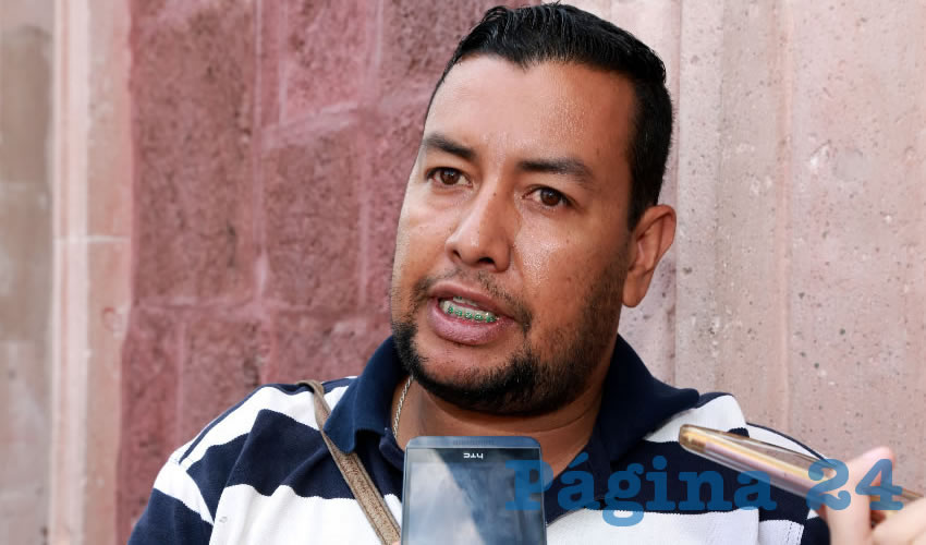 Ernesto Flores, maestro de educaci&oacute;n b&aacute;sica