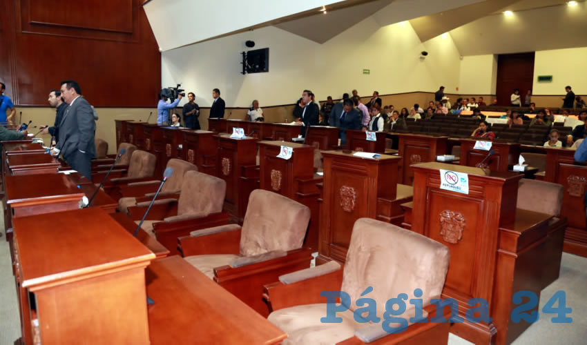 Sin el bloque opositor continuó la Sesión Plenaria