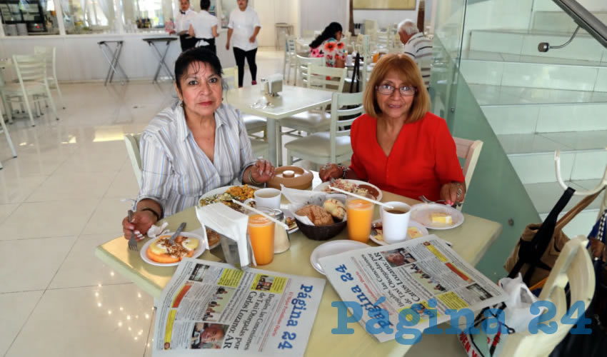 En el restaurante Del Centro desayunaron Mar&iacute;a de los &Aacute;ngeles Meleza L&oacute;pez y Martha M&eacute;ndez L&oacute;pez, quienes nos visitan del Estado de M&eacute;xico