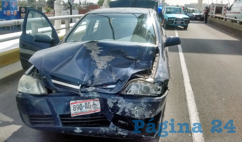 El Chevrolet Chevy que manejaba Ezequiel Ruelas Reynoso, de 81 años de edad