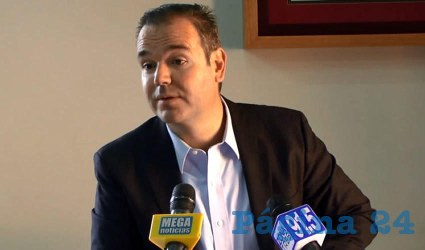 “Hay un conflicto de intereses muy claro en razón de que el director (del jurídico del Congreso) fue propuesto por la bancada del PRI, y el magistrado, sabemos la relación que tiene con el PRI”, tronó el diputado Miguel Ángel Monraz sobre el desacato que cometió “a propósito” el funcionario Roberto Mendoza Cárdenas/Fotos: Francisco Andalón López y Archivo Página 24