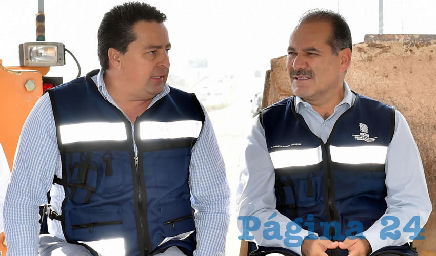 El titular de la Sicom detalló que personal de la dependencia comenzó con las labores para retirar la carpeta asfáltica y los postes de alumbrado público