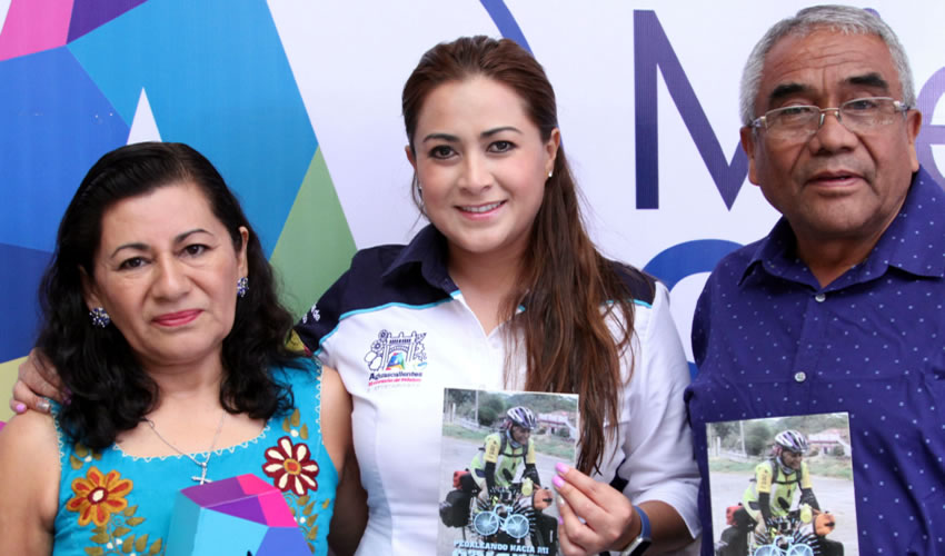 Tere Jiménez, fue reconocida por varios sectores que se acercaron a darle su agradecimiento por el apoyo para la resolución de sus peticiones