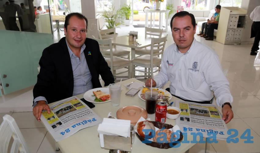 En el restaurante Del Centro desayunaron Luis Rivera Vargas y Jaime Gerardo Beltr&aacute;n Mart&iacute;nez, ambos funcionarios municipales