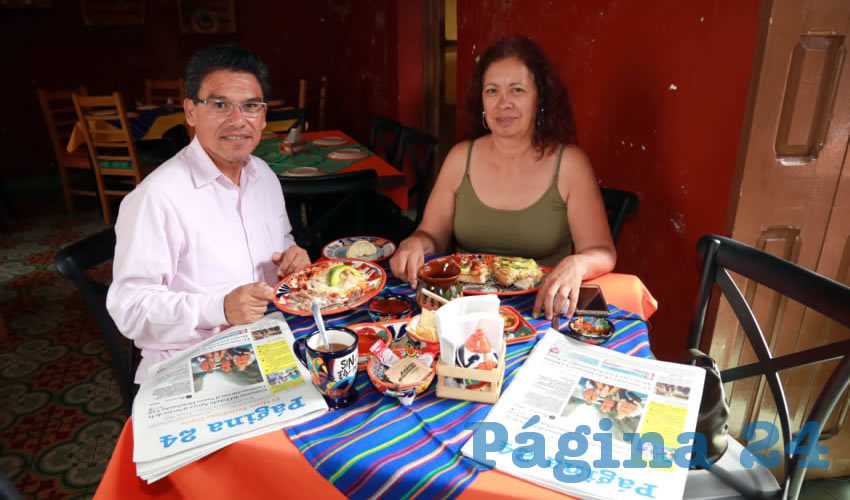 En el restaurante Mercadito Gastron&oacute;mico Col&oacute;n almorzaron Alfonso Garc&iacute;a S&aacute;nchez y Mar&iacute;a de Lourdes Mora Cajero