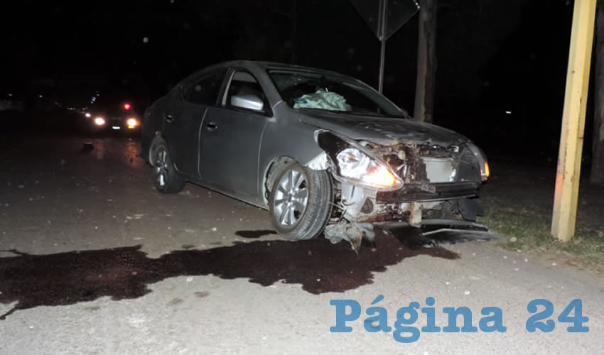 Severos da&ntilde;os present&oacute; el autom&oacute;vil Nissan Versa, que conduc&iacute;a Gregorio Guti&eacute;rrez L&oacute;pez