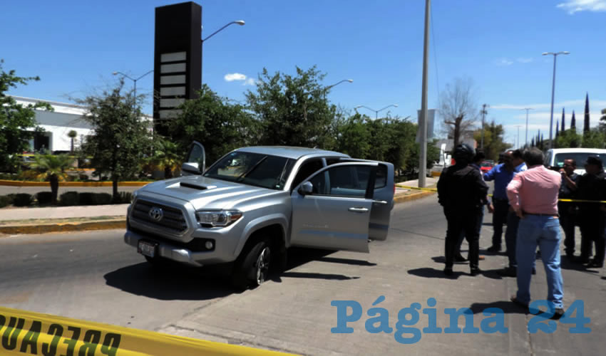 En el propio vehículo de la víctima realizaron la huída, pero a final de cuentas fueron atrapados