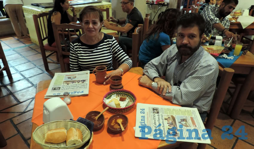 Roc&iacute;o Cervantes y Blas Tejeda desayunaron en el restaurante La Mestiza