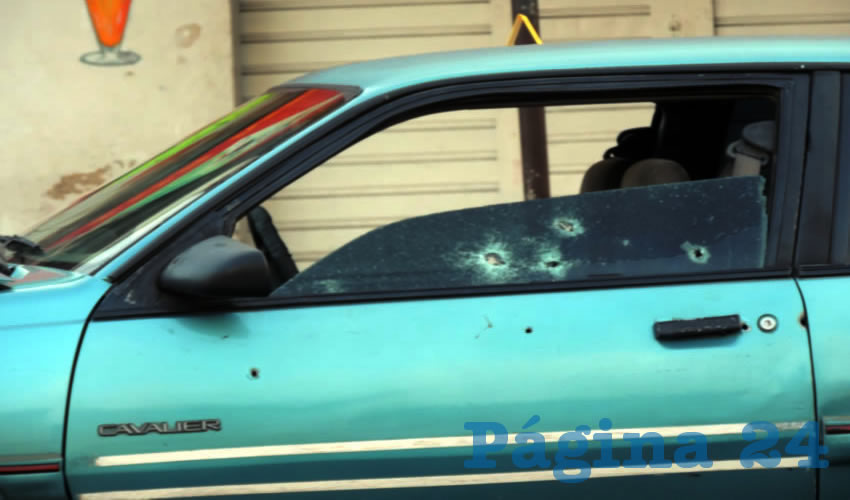 Luis Alberto Mejía Chávez fue atacado cuando manejaba este vehículo Chevrolet Cavalier