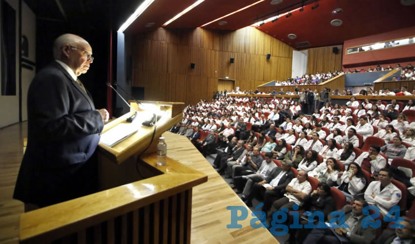El también exrector de la UNAM instó a la comunidad universitaria a aprovechar las oportunidades que brinda la UAA
