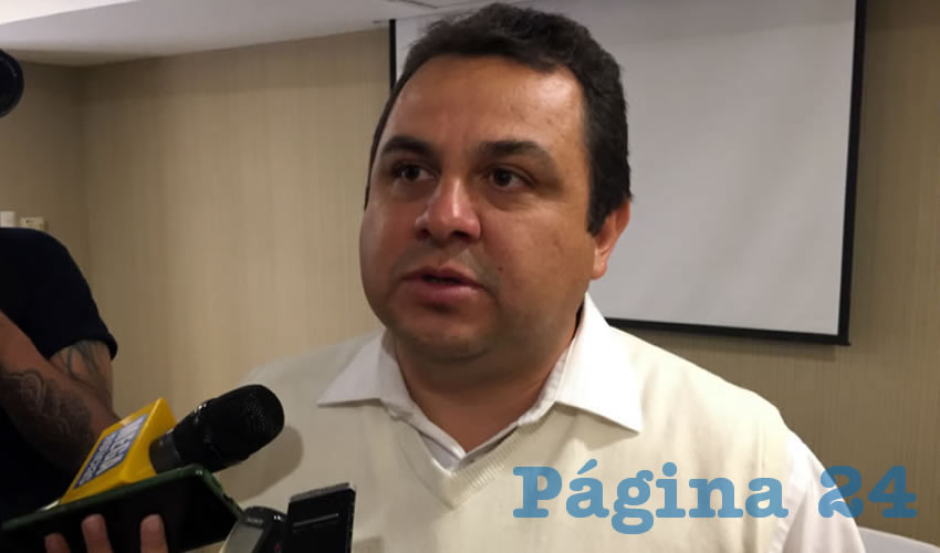 Antonio Guzmán Fernández: “Viene una etapa muy difícil para la universidad, que es el cierre del segundo semestre del año en el que tenemos que tener planteamientos para salir y prepararnos para el 2018. Las actividades se regularizaron, son casi 40 mil universitarios” (Foto Rocío Castro Alvarado)