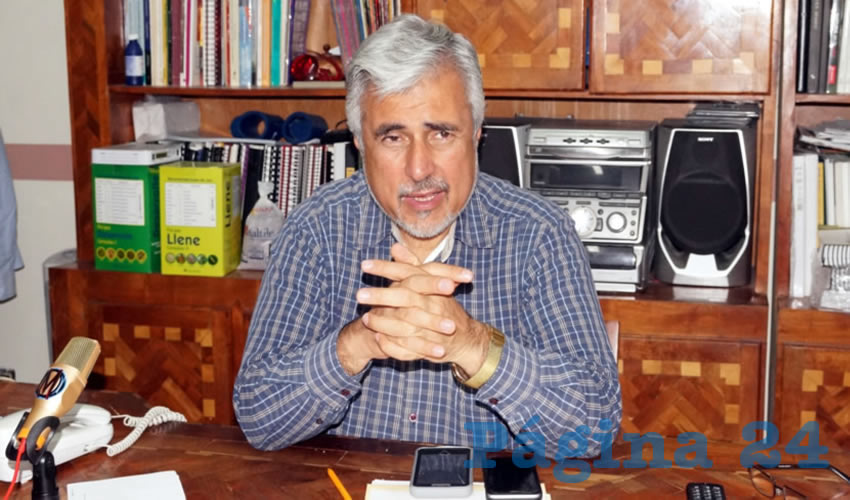 José Narro Céspedes, líder de la corriente perredista del Frente Popular Lucha por Zacatecas: “Los delincuentes se placean por la plaza principal, mientras que la policía y los soldados no hacen nada” (Fotos Merari Martínez Castro)