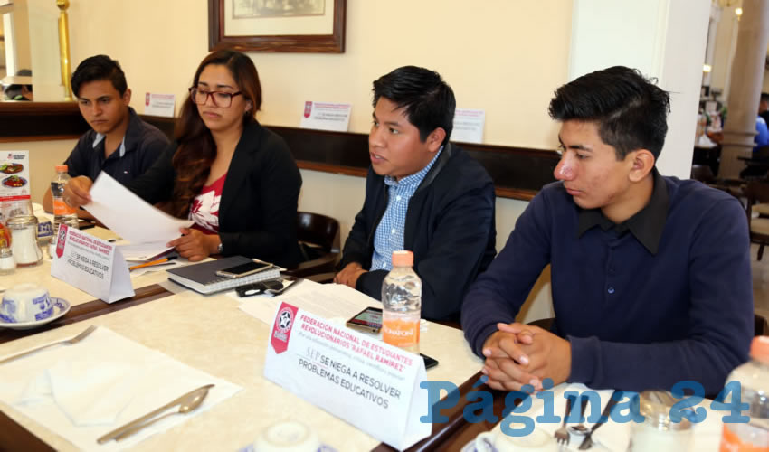 Rueda de prensa de la FNERRR (Foto: Eddylberto Luévano Santillán)