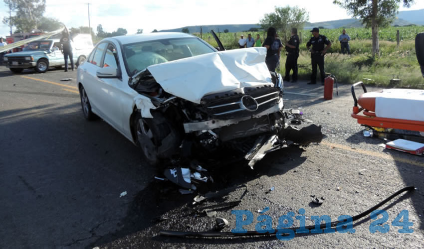 El automóvil Mercedes Benz que conducía la alemana Angelina Theiss