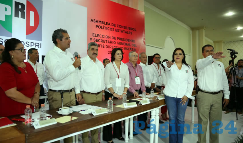 Toma de protesta del nuevo CDE del PRI Aguascalientes (Foto: Eddylberto Luévano Santillán)