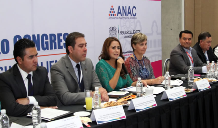 La alcaldesa Tere Jim&eacute;nez funge como vicepresidenta de Capacitaci&oacute;n dentro de la organizaci&oacute;n
