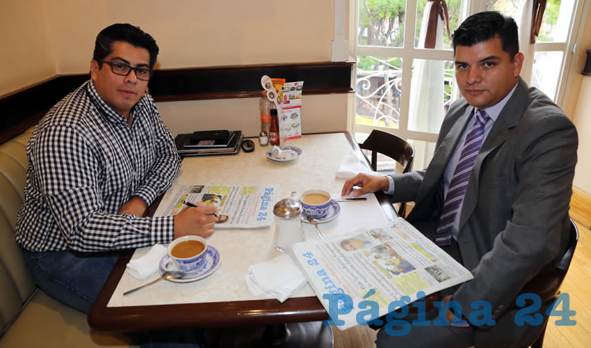 En Sanborns Francia departieron Jorge Mora Contreras y Luis Adrián Murguía Campos