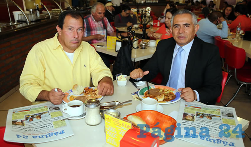 En el restaurante Mitla compartieron el pan y la sal Sándor Hernández Alba y Uriel Gerardo Gómez Trousselle, abogado