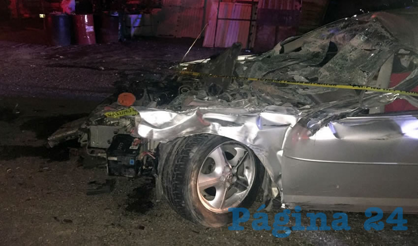 Los hoy occisos tripulaban un automóvil Chevrolet Chevy