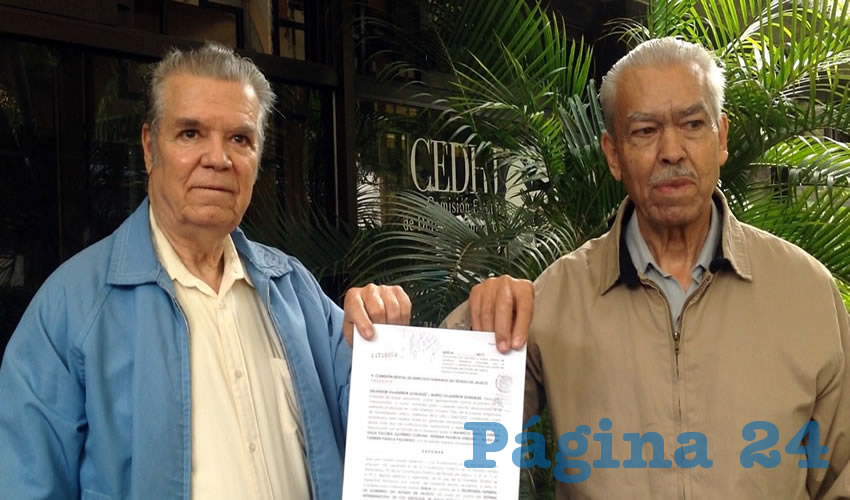 Hartos de tocar puertas para que el gobierno de Jalisco les pague por haber violado su derecho a la propiedad, al instalar parte del acueducto Guadalajara-Chapala en sus terrenos, los hermanos Villaseñor se presentaron en la CEDHJ para levantar una queja contra las autoridades/Fotos: Francisco Tapia 