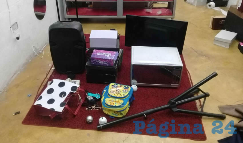 Parte del bot&iacute;n recuperado, el cual los cacos ya hab&iacute;an subido a un veh&iacute;culo