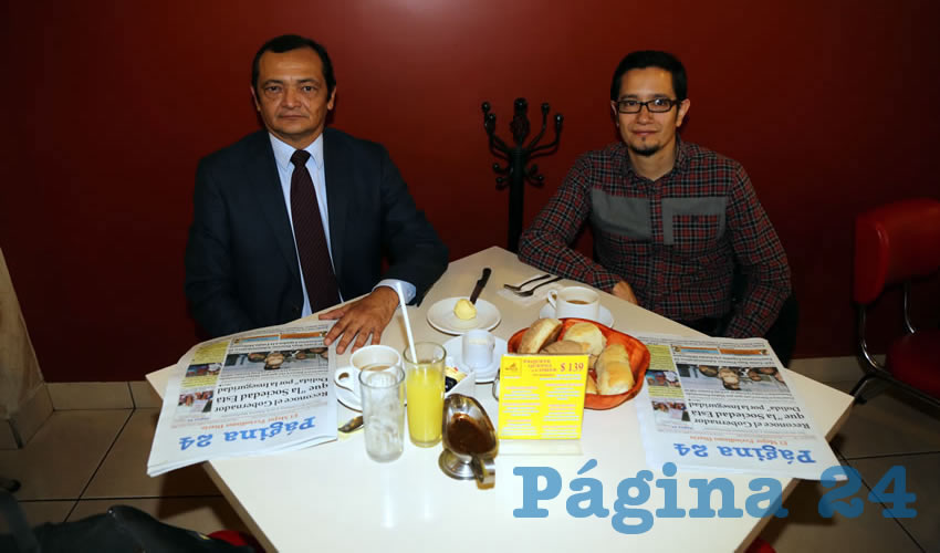 Alfonso Rivero Luna y Mario Rivero Cáceres, presidente de la Coscac, compartieron el primer alimento del día en el restaurante Mitla