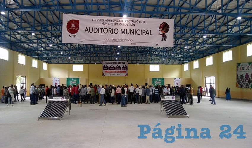 Jorge Aristóteles Sandoval Díaz, gobernador de Jalisco, se reunió con líderes del sector civil, político y gobernadores wixárikas de la zona norte de la entidad/Foto: Cortesía