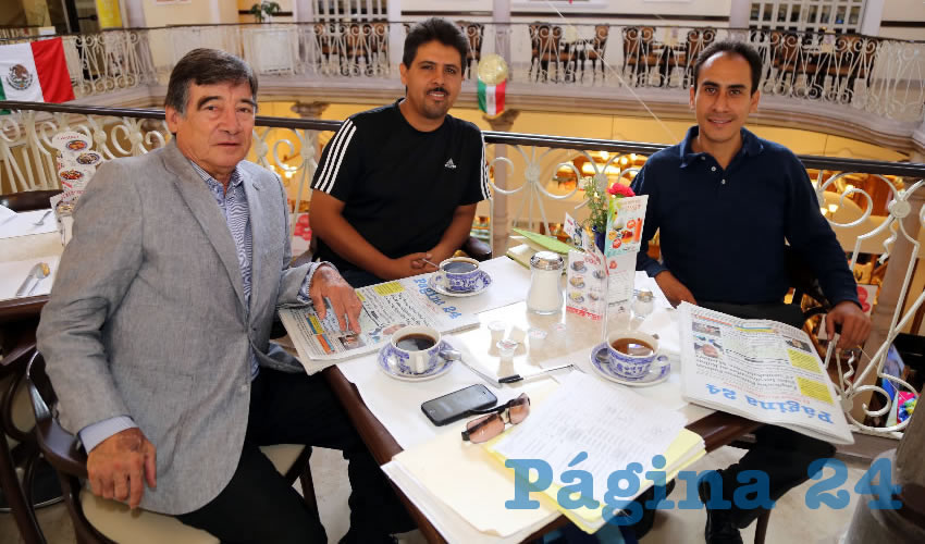 En Sanborns Francia desayunaron Isa&iacute;as Rodr&iacute;guez Mart&iacute;nez, Juan Alberto Guzm&aacute;n Torres y Erwin Omar Barrientos Ju&aacute;rez