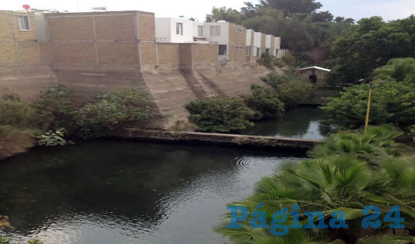 El cuerpo de agua genera casi 4 mil metros cúbicos al año, gran parte de los cuales terminan en el canal de aguas negras de Atemajac