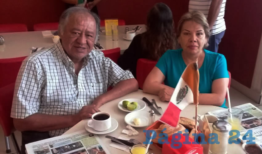 En el restaurante Mitla desayunaron Enrique Aduana y Mar&iacute;a de la Luz Moya