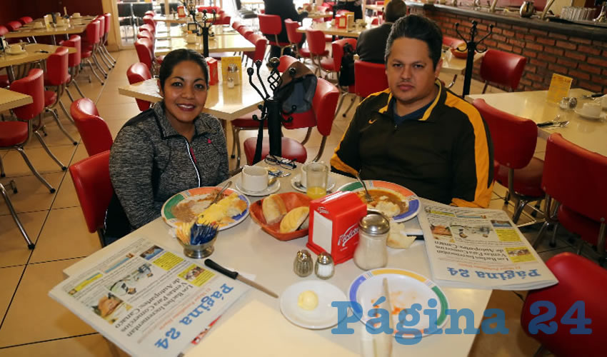 En el restaurante Mitla compartieron el pan y la sal Martha Cecilia Ju&aacute;rez Gir&oacute;n y Guillermo Mart&iacute;nez Narv&aacute;ez