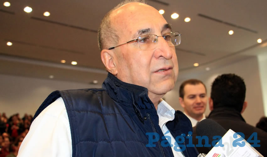 Gilberto Breña Cantú, titular de la Secretaría de Salud de Zacatecas: “Aunque nosotros queramos contratar de donde se sacan, no hay, hacemos convocatorias nacionales y buscamos” (Foto Rocío Castro)