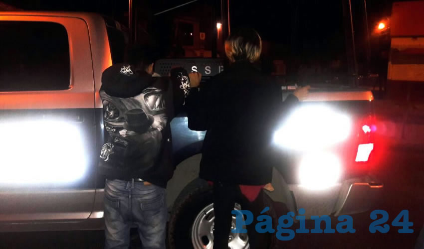 La pistola de pl&aacute;stico que portaban dos quincea&ntilde;eros que se asomaban a varias casas en Las Huertas