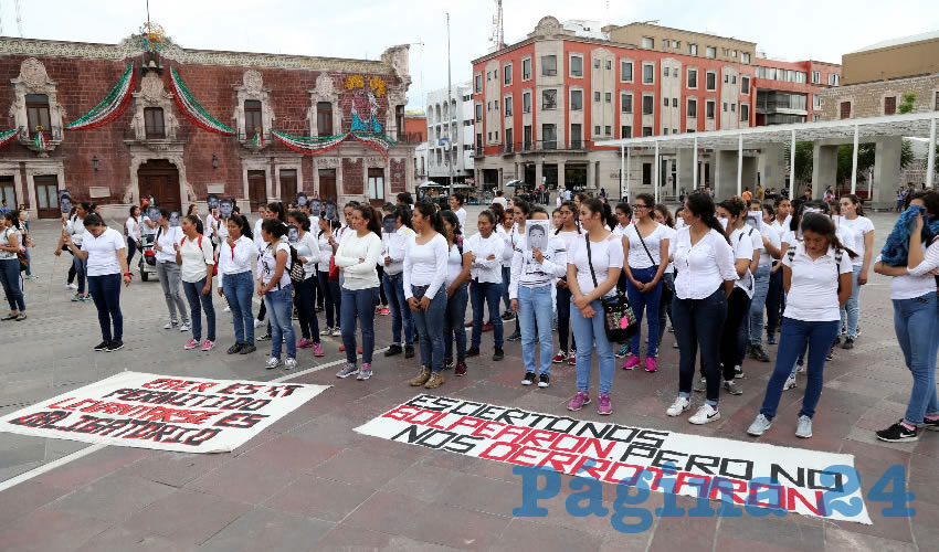 En Plaza de Armas realizaron un mitin político