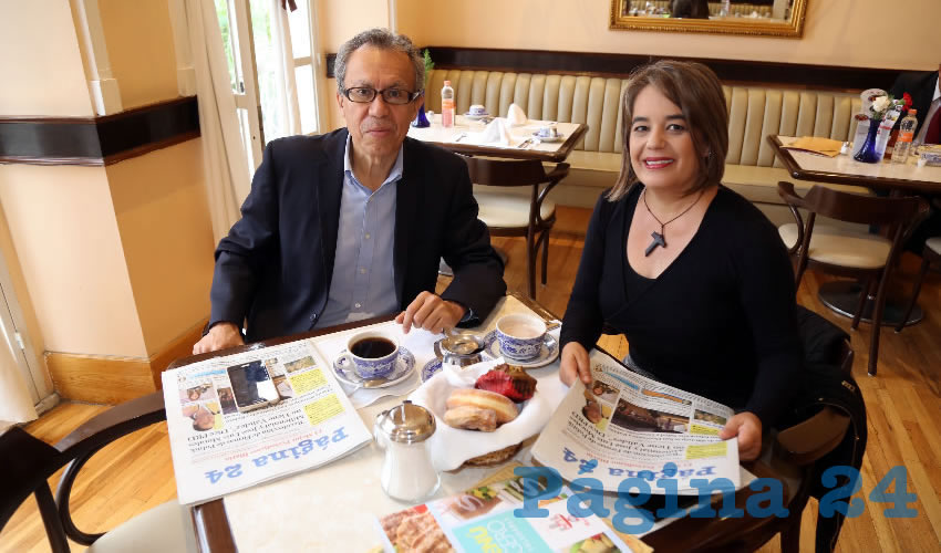 En Sanborns Francia compartieron el pan y la sal el empresario José Luis Hernández Lara y Rocío Alvarado Ponce