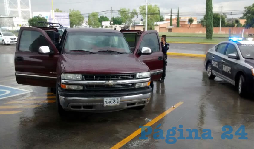 La Chevrolet Silverado fue robada en la madrugada y la mujer fue sorprendida a bordo del veh&iacute;culo
