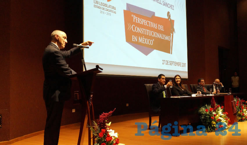 El Doctor en derecho Miguel Carbonell Sánchez, impartió en Zacatecas a integrantes del Congreso del Estado y Tribunal Superior de Justicia del Estado de Zacatecas (TSJEZ) la conferencia magistral “Perspectivas del Constitucionalismo en México” (Foto Merari Martínez Castro)