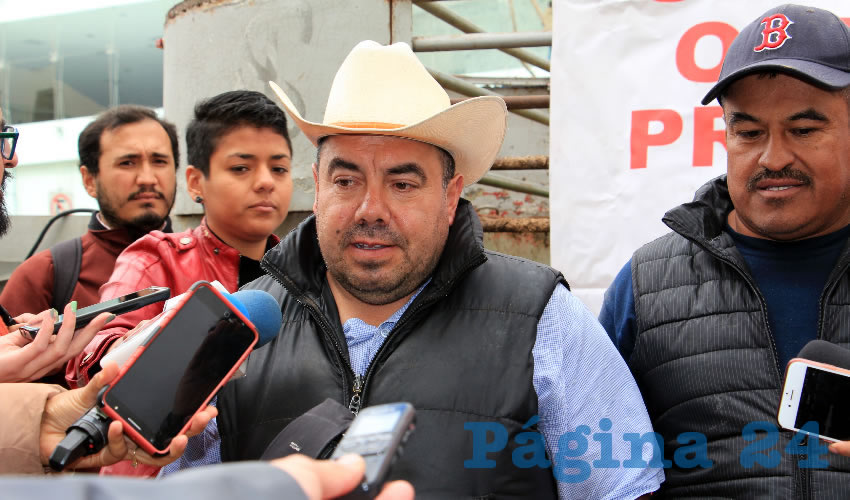 Manifestaron no estar de acuerdo con que quiten el rastro de la capital, ya que expusieron que los quieren mandar al municipio de Fresnillo (Foto Rocío Castro)