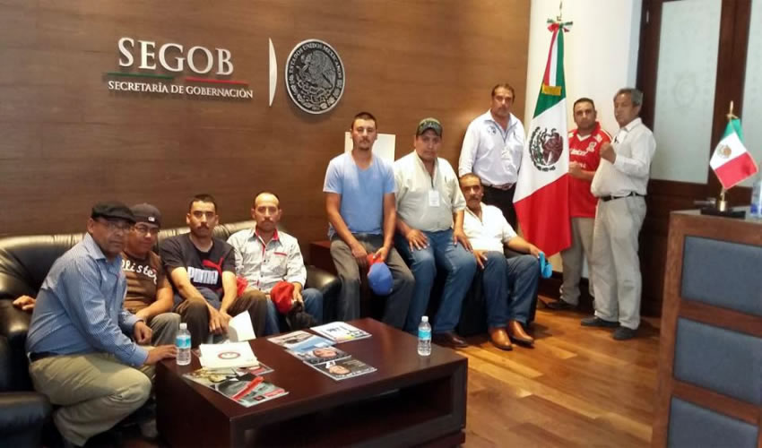 “El único sindicato reconocido legalmente por las partes y por el gobierno federal y no por la empresa, es el que representa su secretario general José Noel Martínez Solís”, dicen