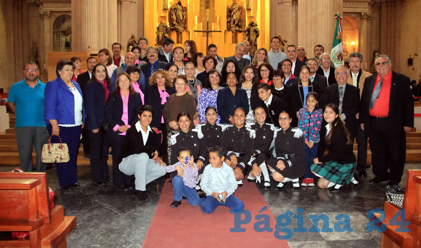 Docentes, estudiantes y personal administrativo estuvieron presentes en la misa de acción de gracias conmemorativa al aniversario número 30 de vida del Colegio de Bachilleres del Estado de Zacatecas (Cobaez) Plantel 01 (Foto: Rocío Castro Alvarado)